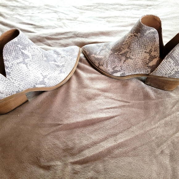 Snake Skin Booties - Picture 4 of 7